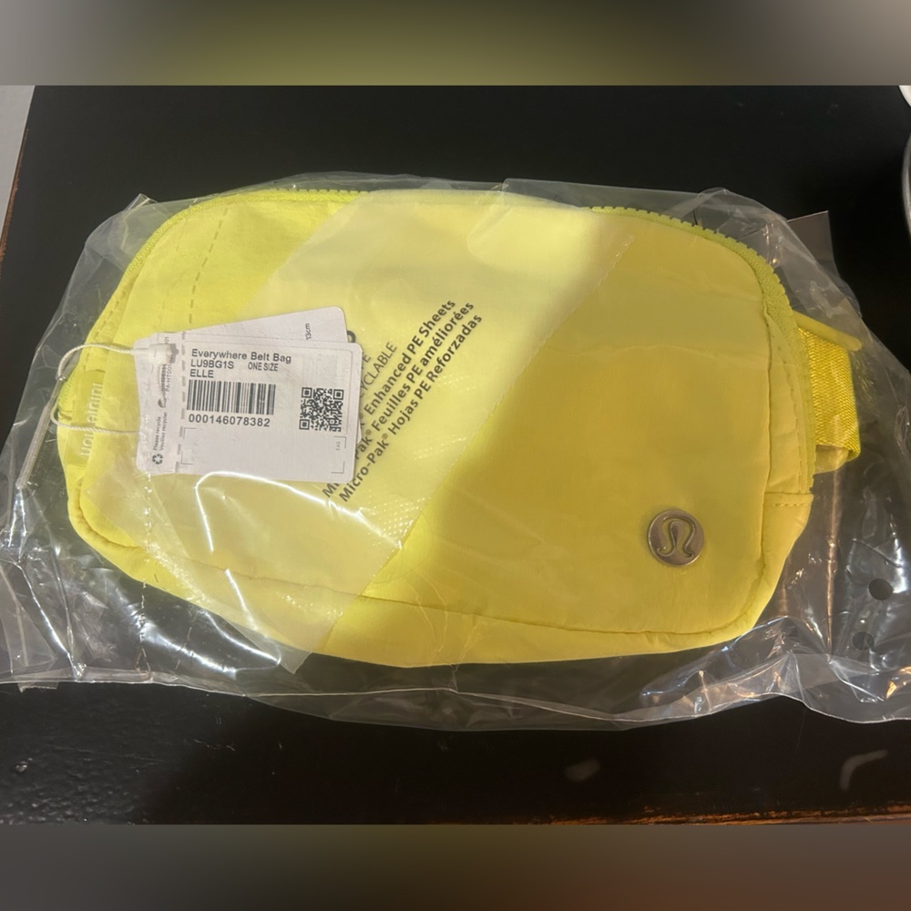 NWT Lululemon Everywhere Belt Bag